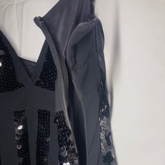 black sequin top with adjustable straps - Picture 1 of 5